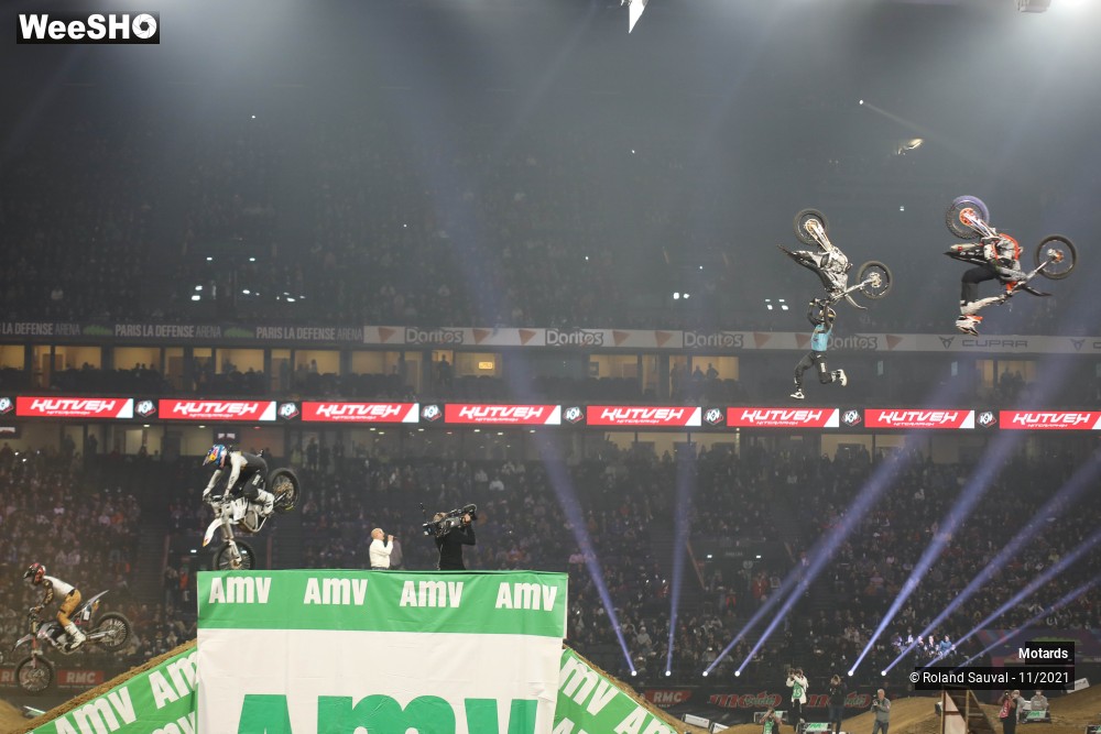 53/53 photos du spectacle Supercross Paris 2021 le FMX