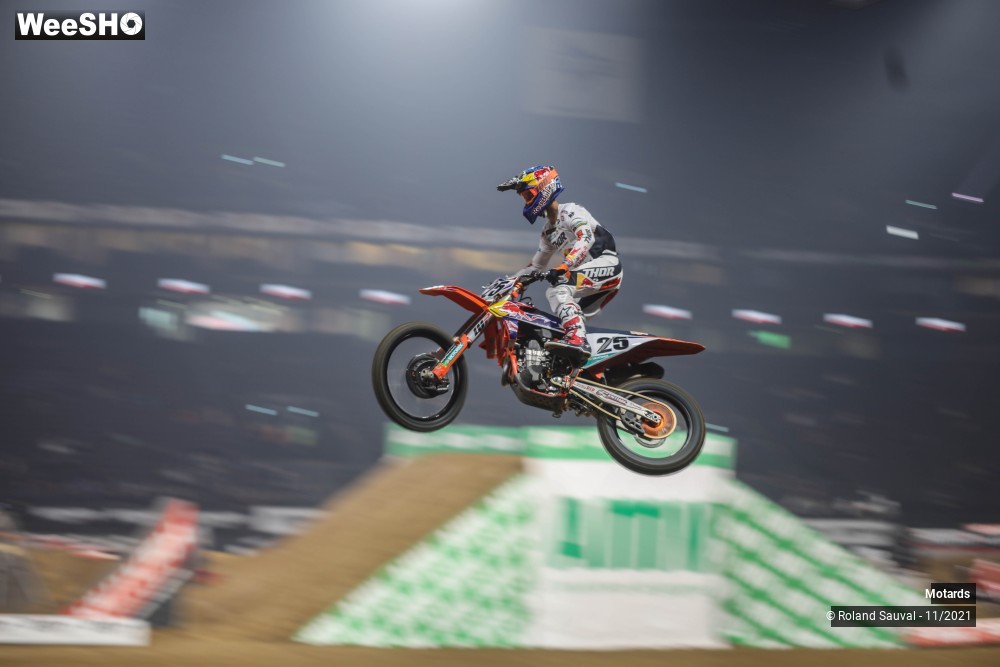 3/64 photos du spectacle Supercross Paris 2021 les courses SX