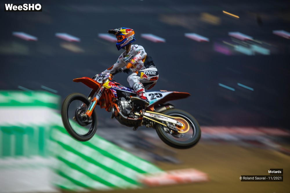 6/64 photos du spectacle Supercross Paris 2021 les courses SX