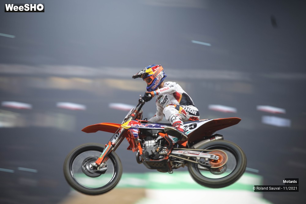 8/64 photos du spectacle Supercross Paris 2021 les courses SX