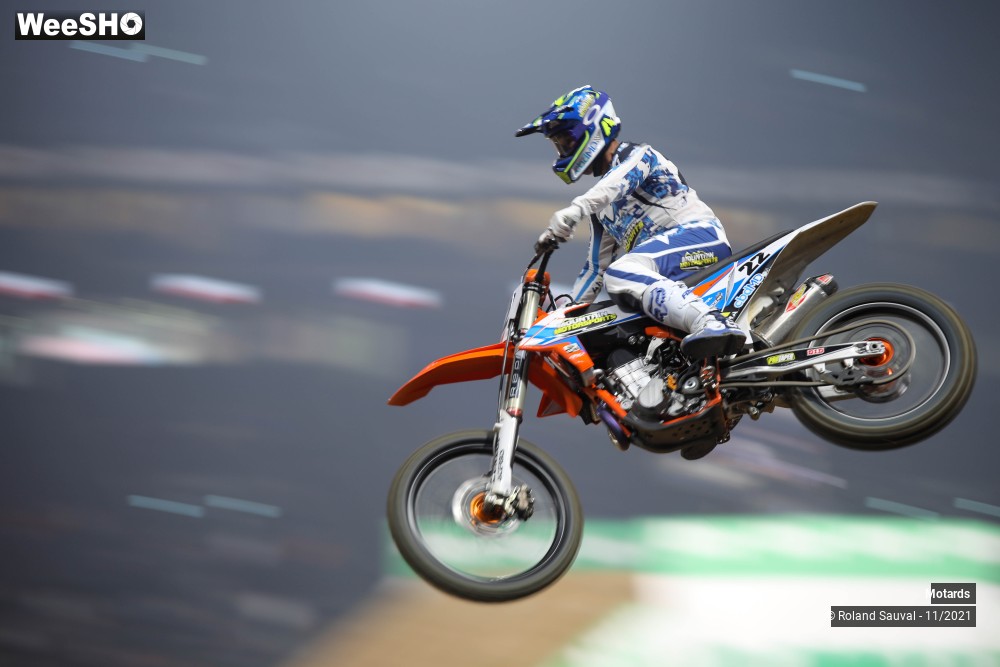 9/64 photos du spectacle Supercross Paris 2021 les courses SX