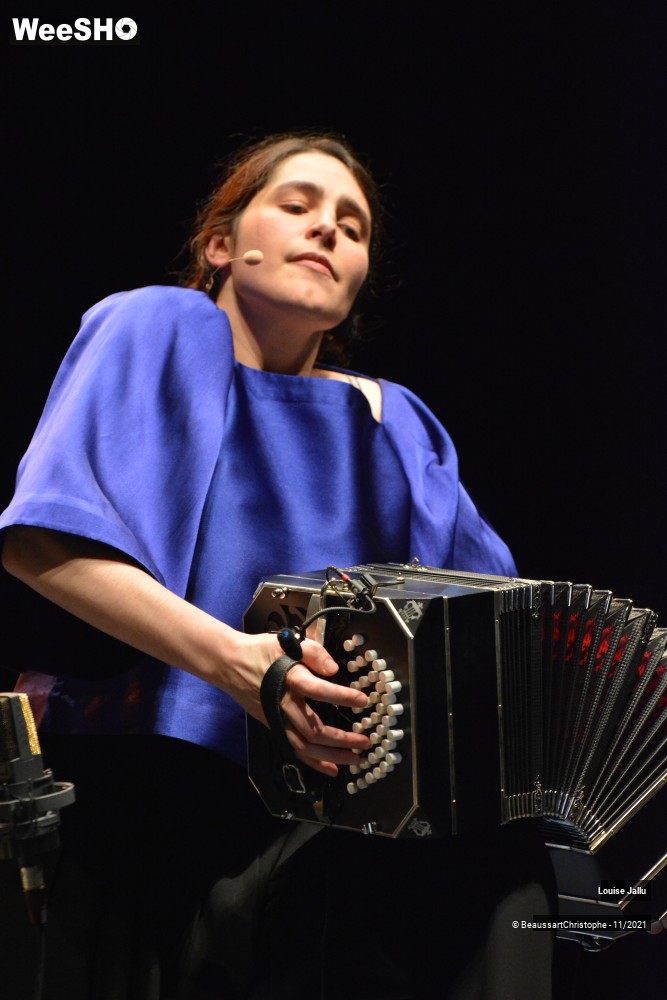 15/31 photos du spectacle Louise Jallu