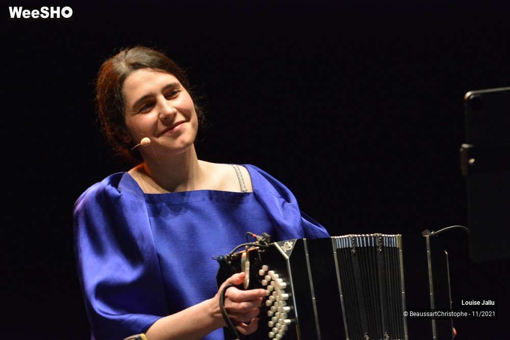 16/31 photos du spectacle Louise Jallu
