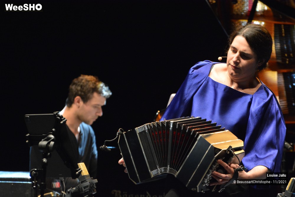 17/31 photos du spectacle Louise Jallu