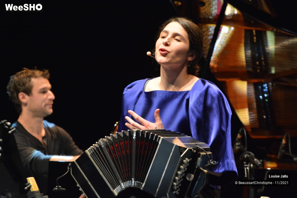 18/31 photos du spectacle Louise Jallu