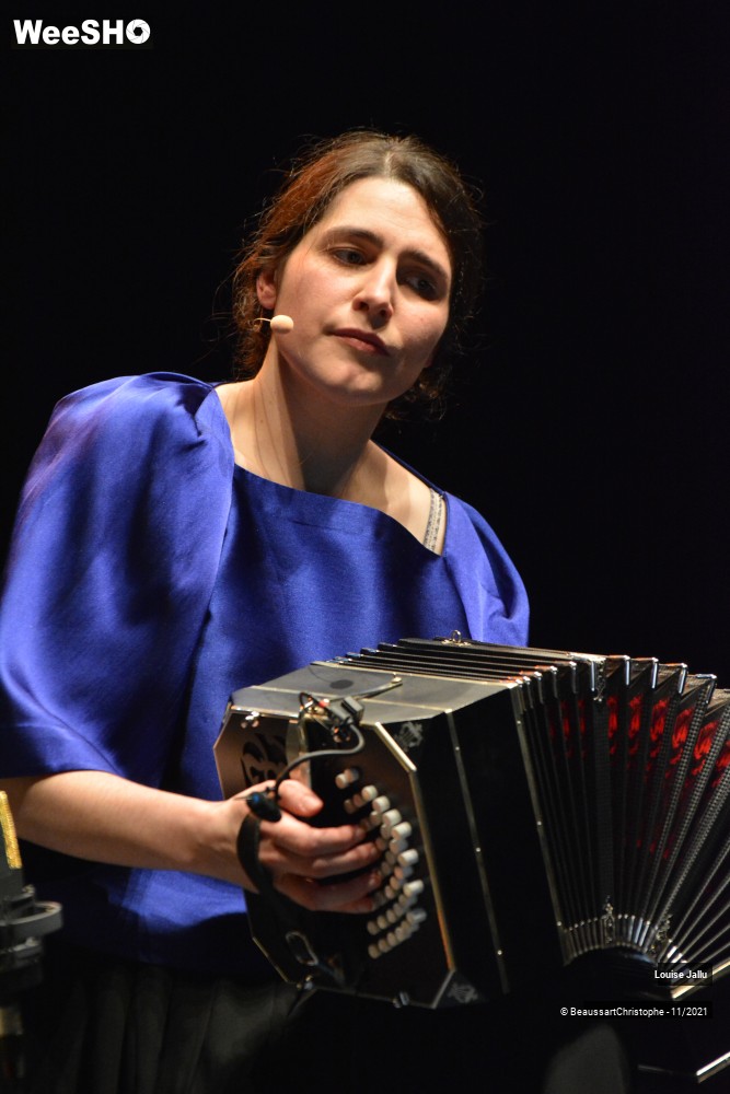 31/31 photos du spectacle Louise Jallu