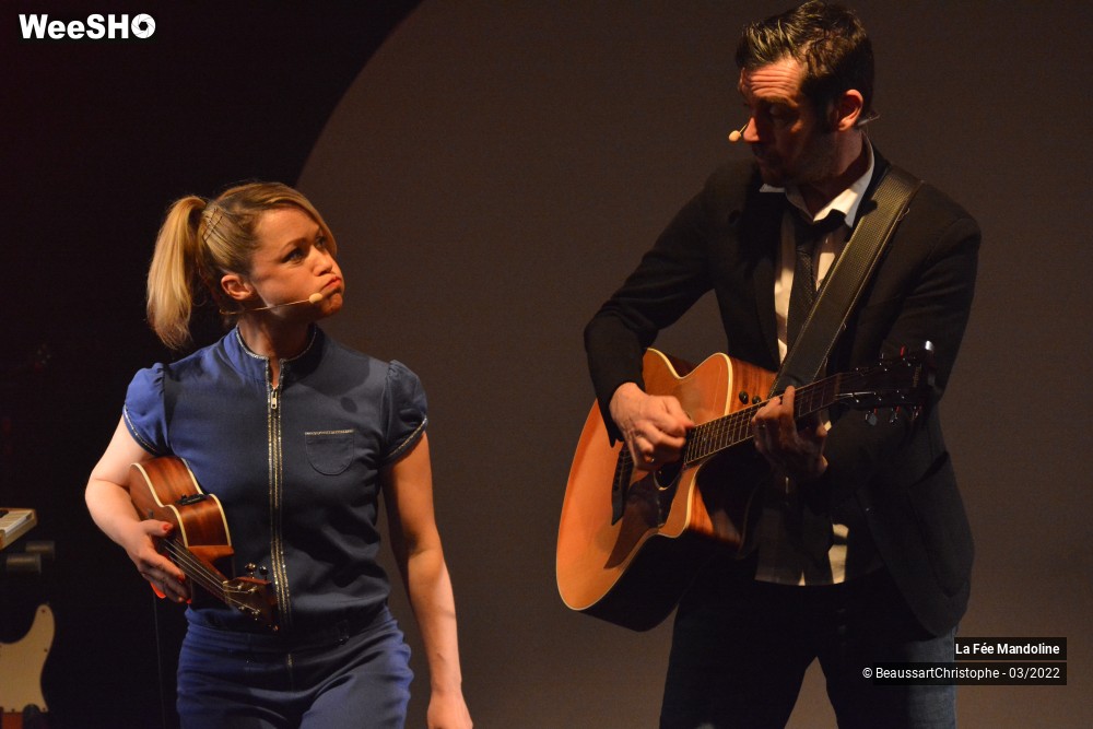 52/60 photos du spectacle "Môts pour Mômes" Cie La Fée Mandoline