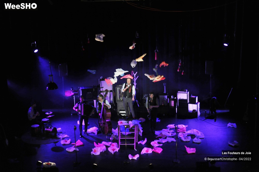 3/31 photos du spectacle Les Fouteurs de Joie