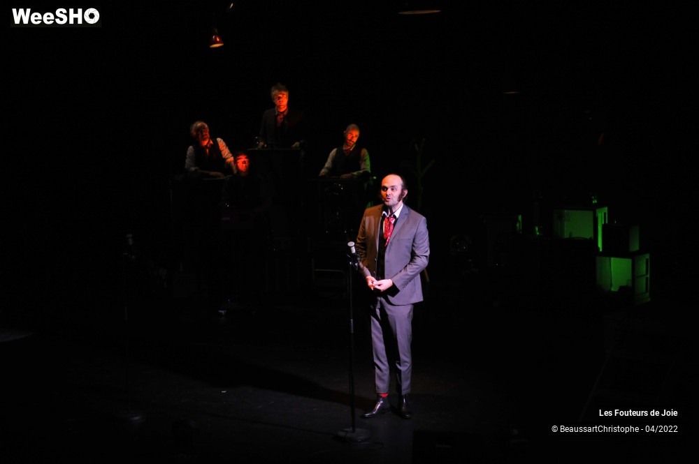 6/31 photos du spectacle Les Fouteurs de Joie