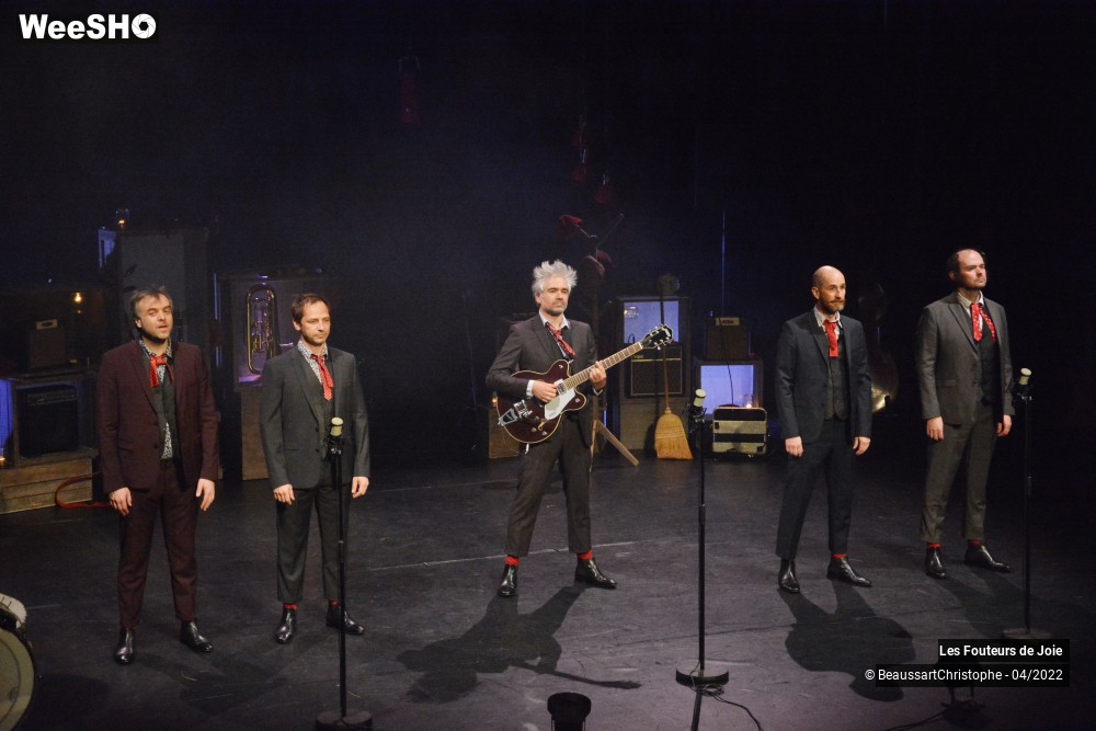 13/31 photos du spectacle Les Fouteurs de Joie