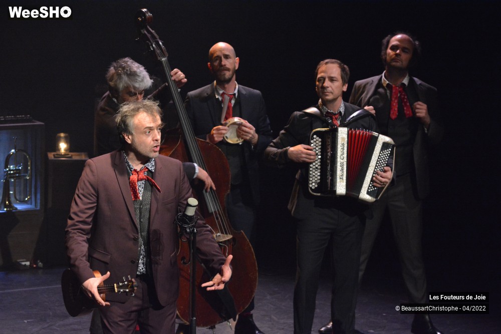 16/31 photos du spectacle Les Fouteurs de Joie