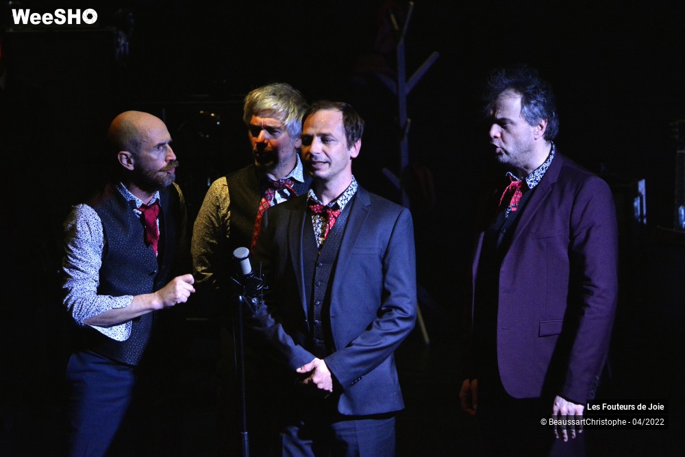 27/31 photos du spectacle Les Fouteurs de Joie