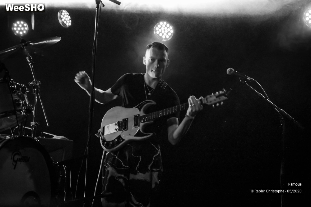 8/14 photos du spectacle Famous