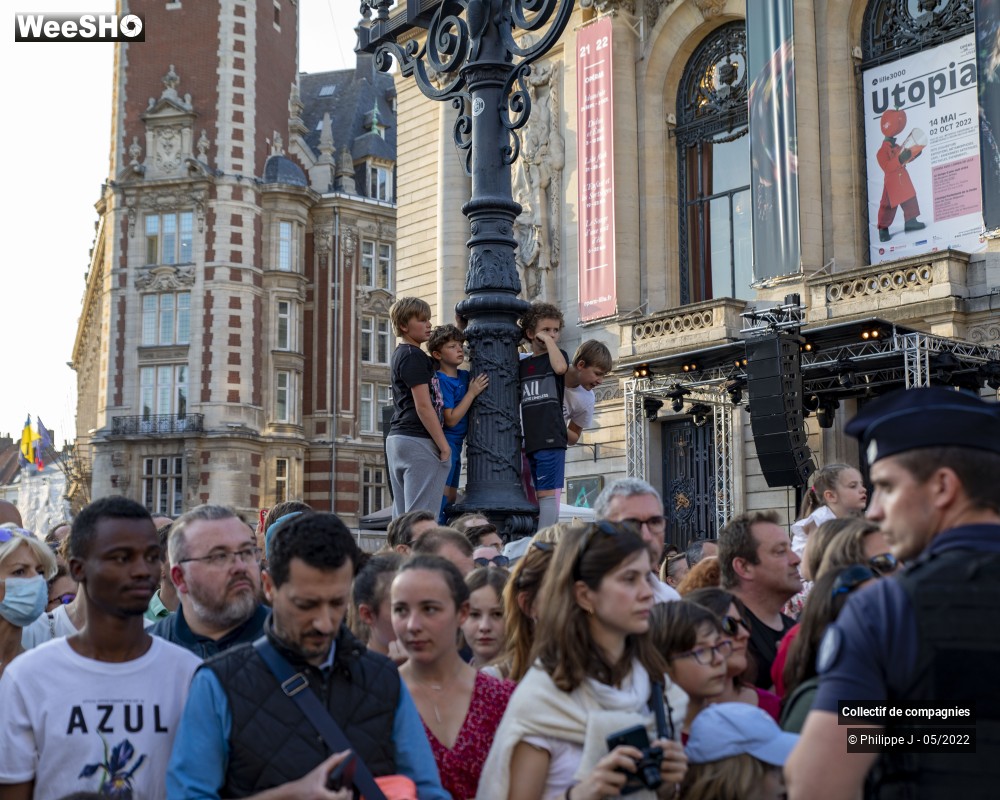 42/93 photos du spectacle Parade Utopia