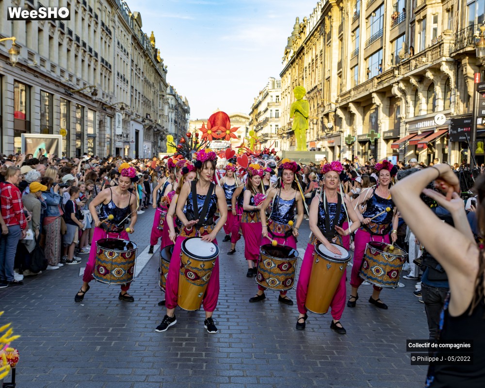 44/93 photos du spectacle Parade Utopia