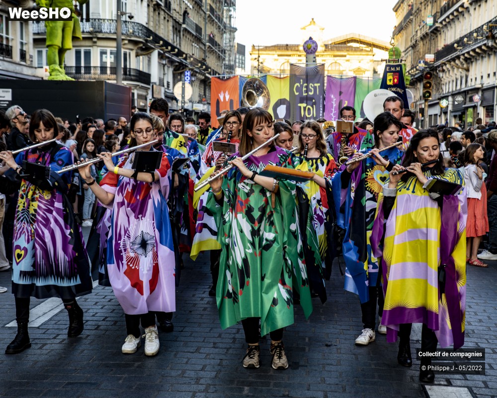 72/93 photos du spectacle Parade Utopia