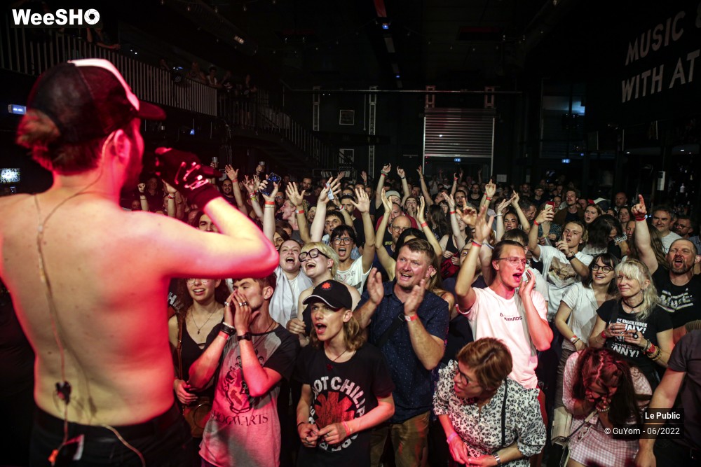 26/45 photos du spectacle Ambiance Red Hot Experience