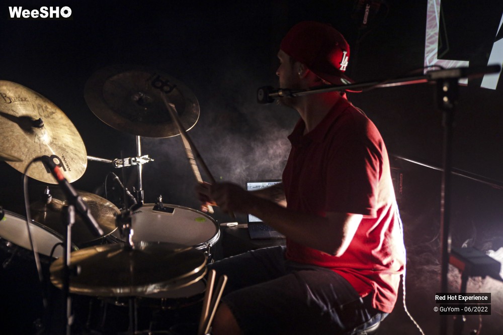 33/99 photos du spectacle Red Hot Experience