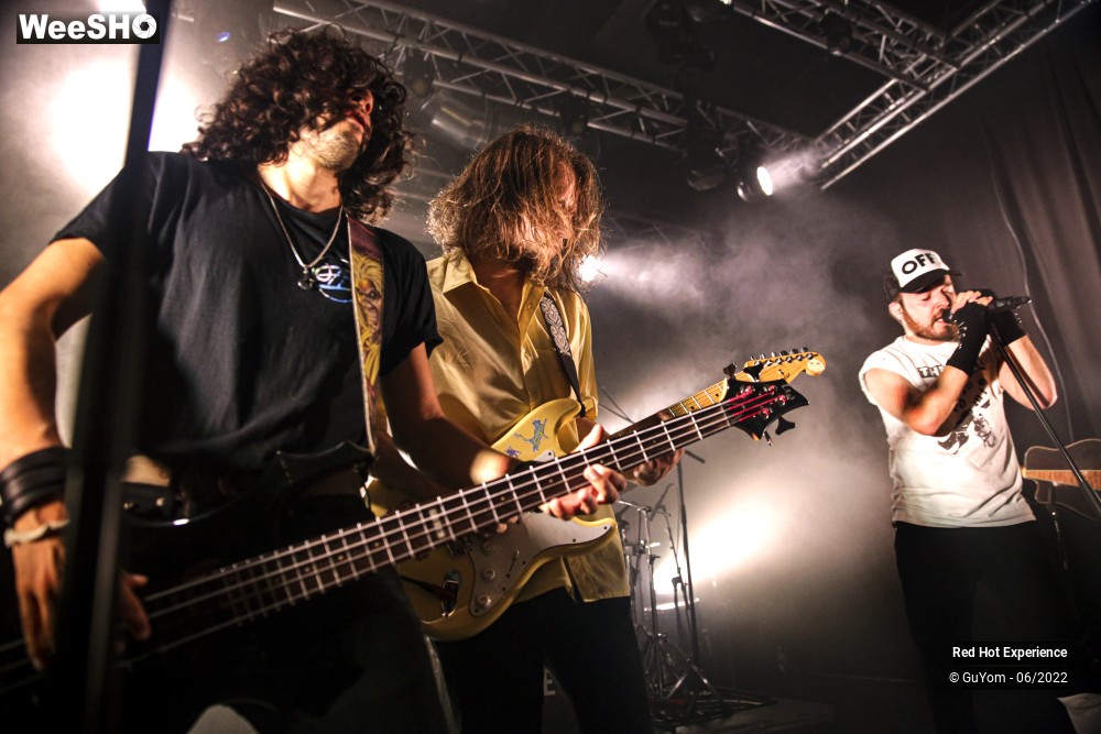 40/99 photos du spectacle Red Hot Experience