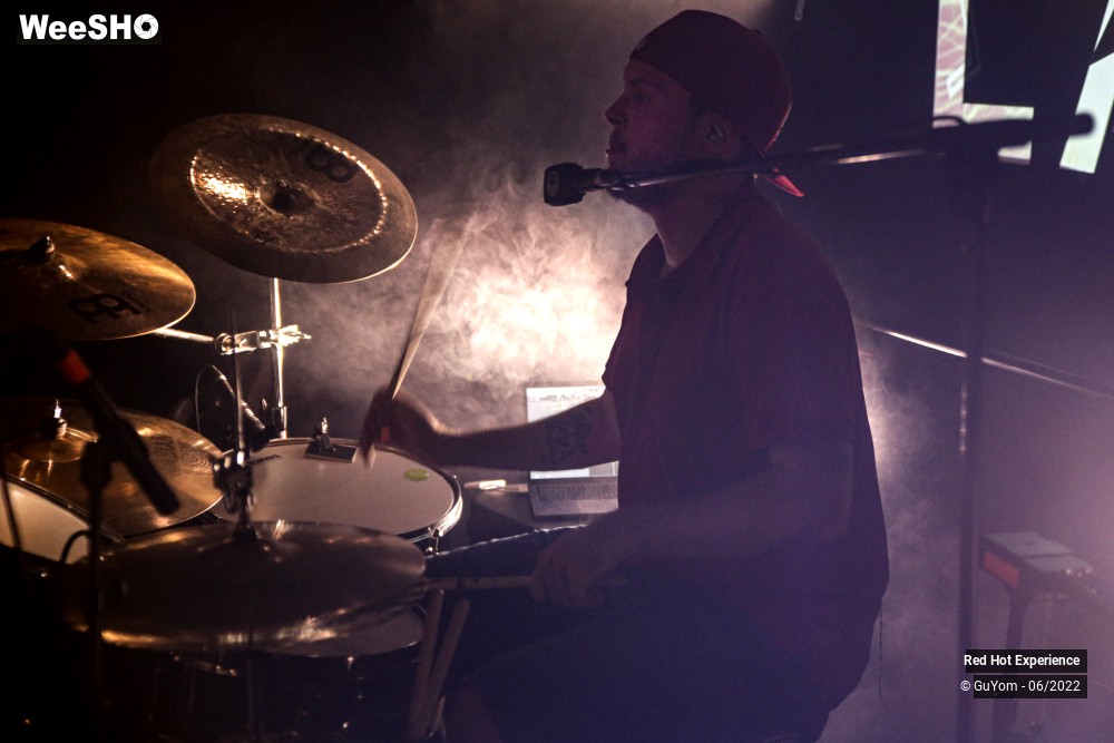 48/99 photos du spectacle Red Hot Experience