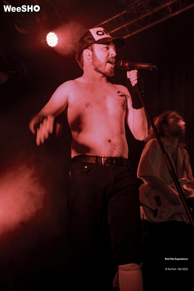94/99 photos du spectacle Red Hot Experience