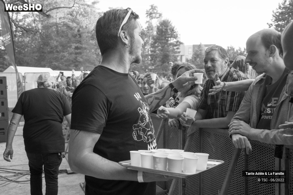 15/23 photos du spectacle Tante Adèle et la famille