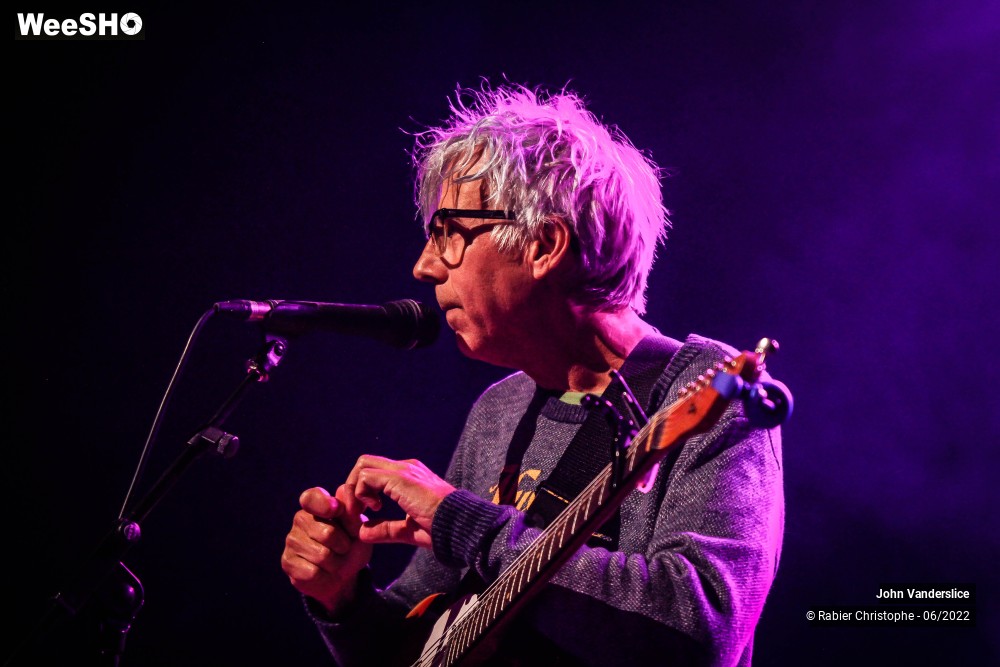 19/25 photos du spectacle John Vanderslice