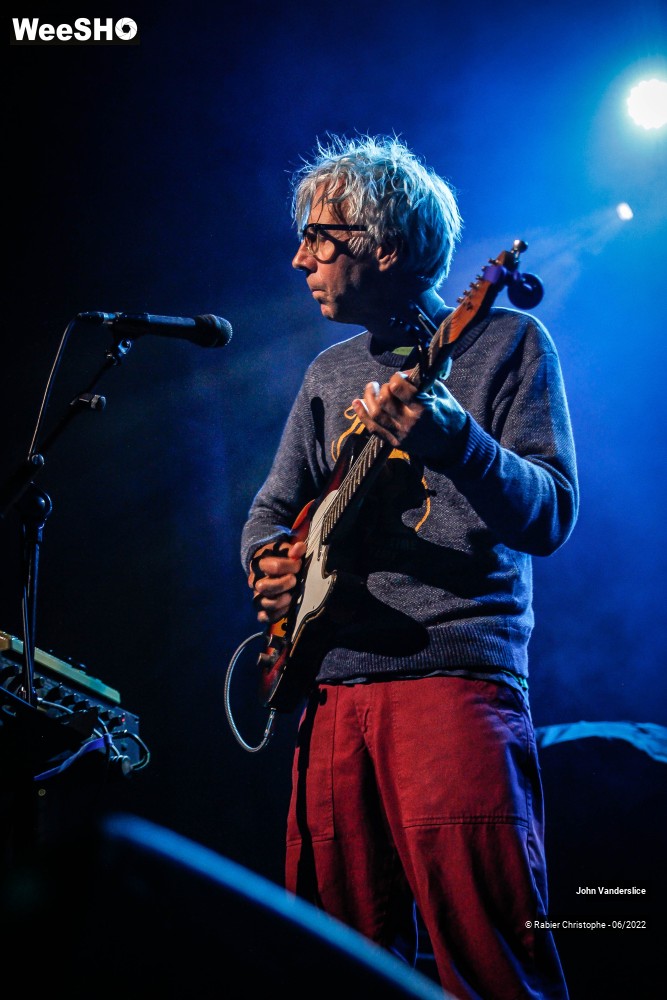 22/25 photos du spectacle John Vanderslice