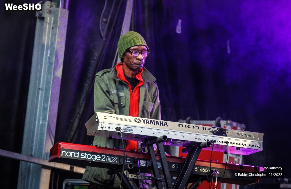 30/49 photos du spectacle mo kalamity