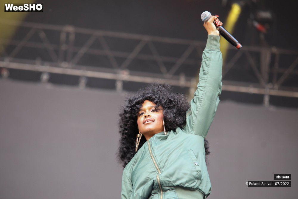 21/26 photos du spectacle Iris Gold