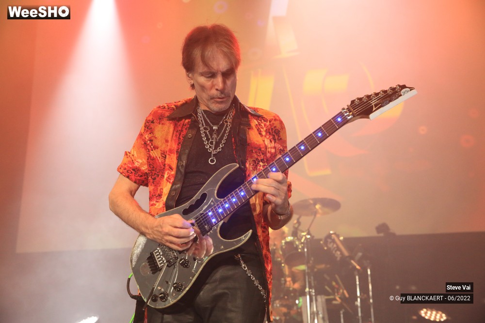 7/39 photos du spectacle Steve Vai