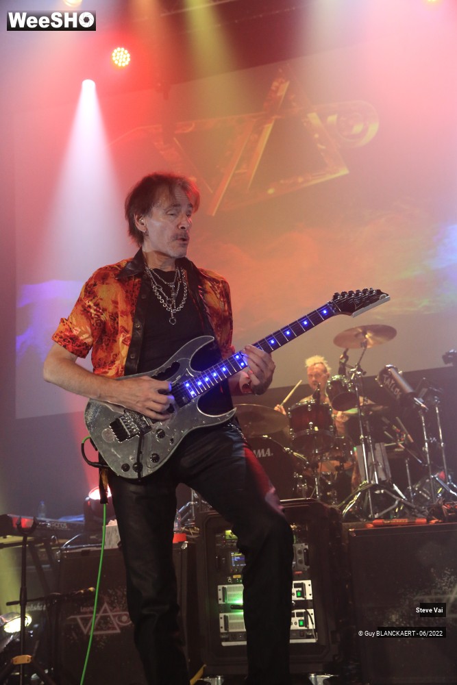8/39 photos du spectacle Steve Vai