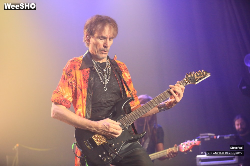 20/39 photos du spectacle Steve Vai