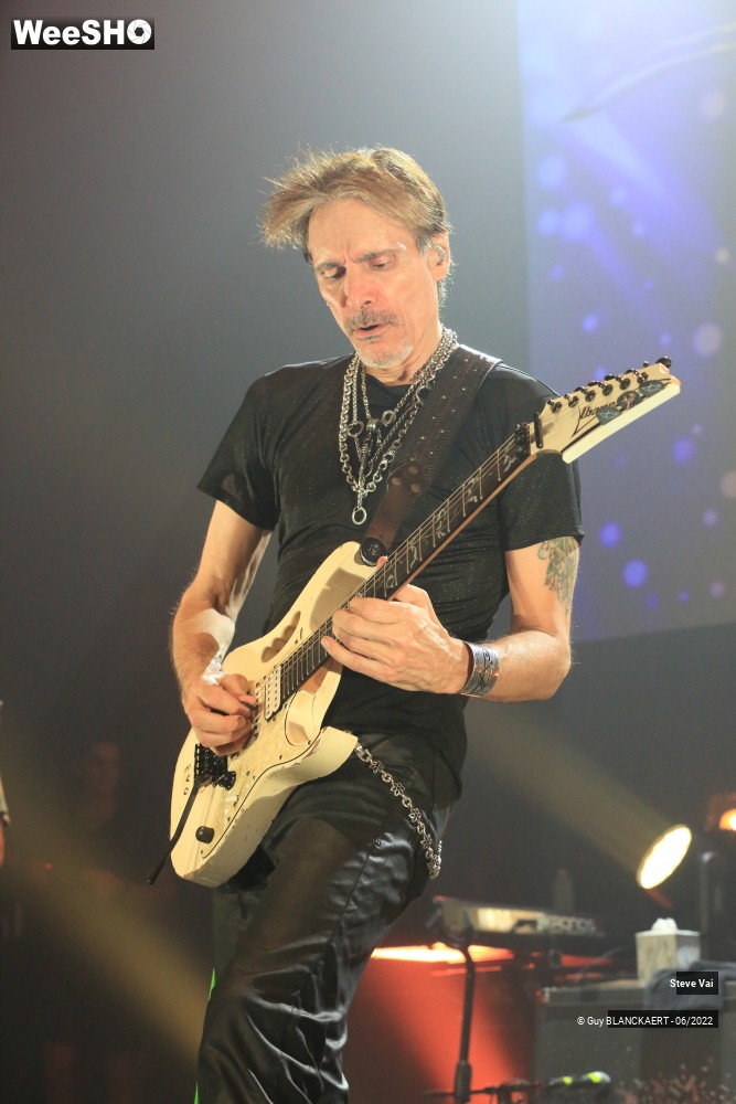 28/39 photos du spectacle Steve Vai