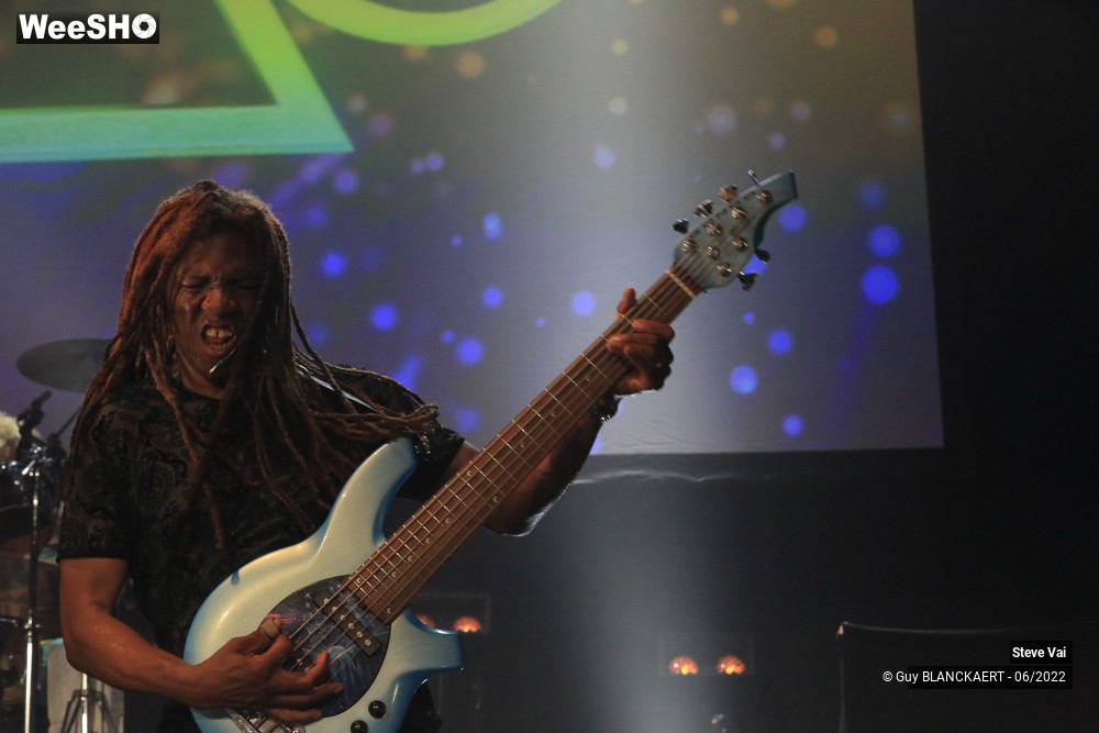 29/39 photos du spectacle Steve Vai