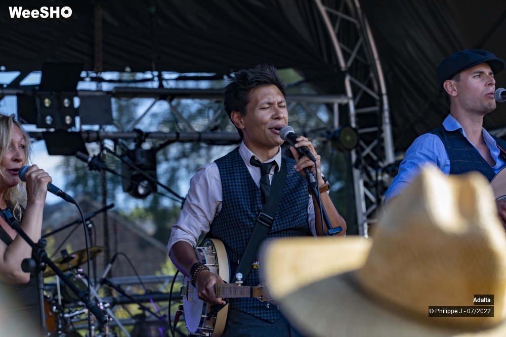 2/10 photos du spectacle Adalta