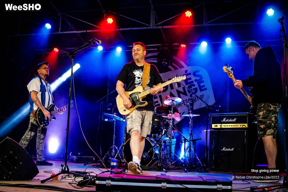 2/38 photos du spectacle Stop giving power