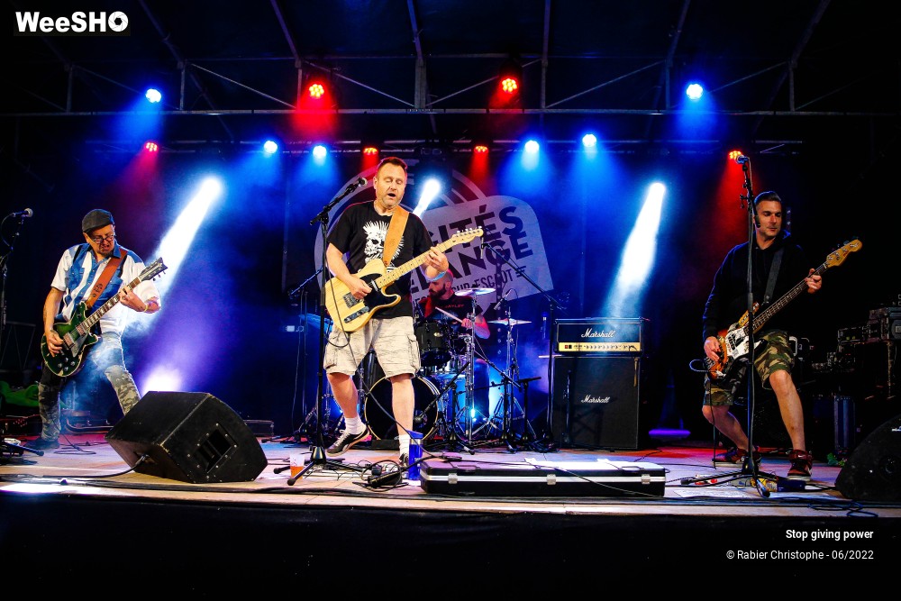 6/38 photos du spectacle Stop giving power