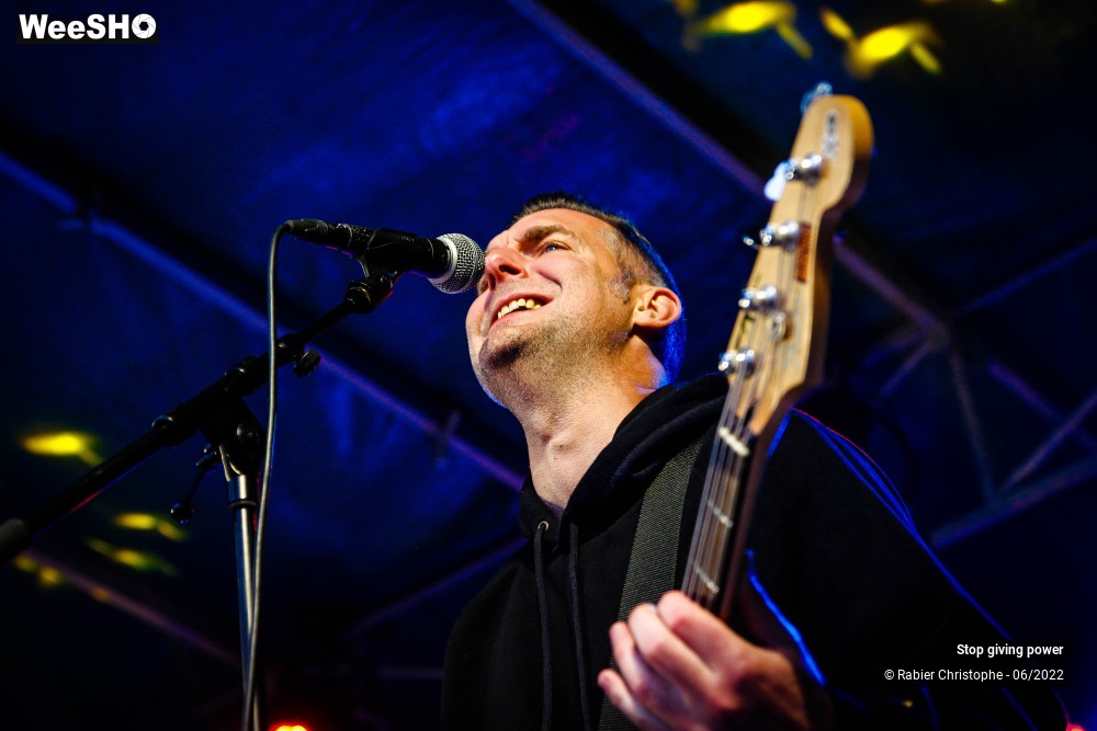 14/38 photos du spectacle Stop giving power