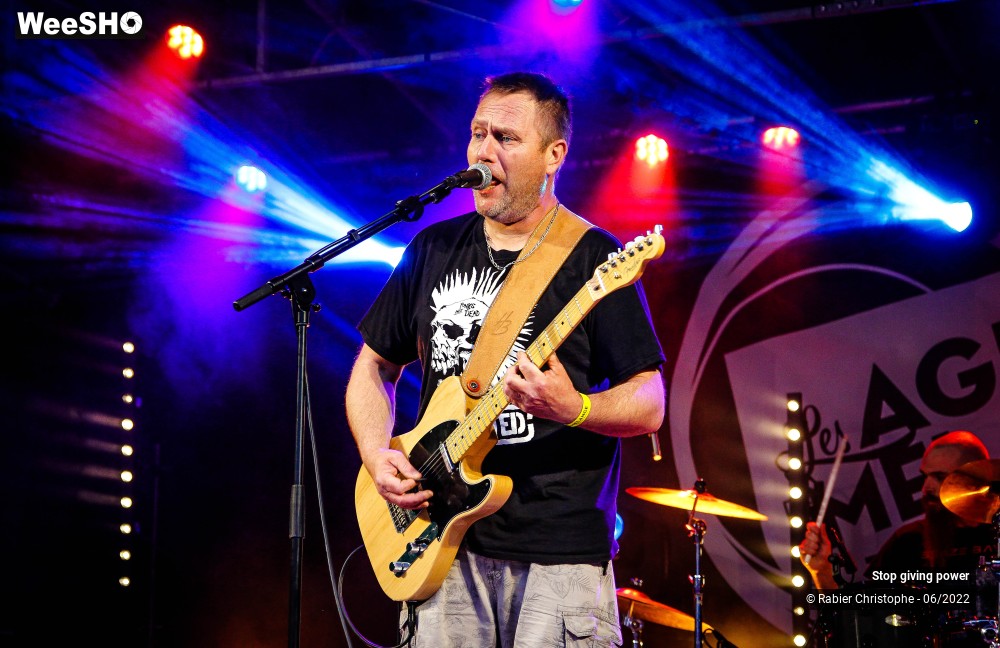 21/38 photos du spectacle Stop giving power