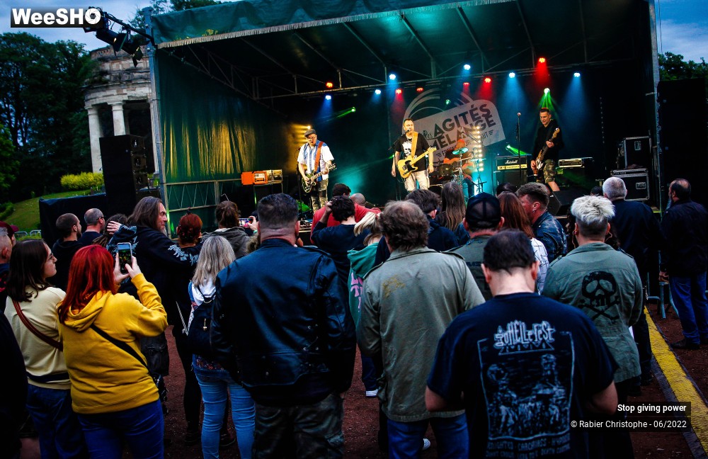 26/38 photos du spectacle Stop giving power