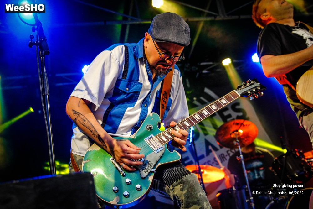 37/38 photos du spectacle Stop giving power