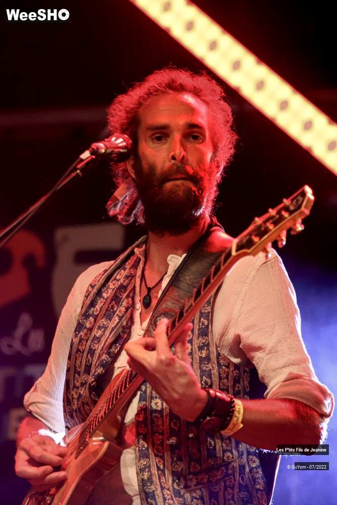 19/84 photos du spectacle Les P'tits Fils de Jeanine