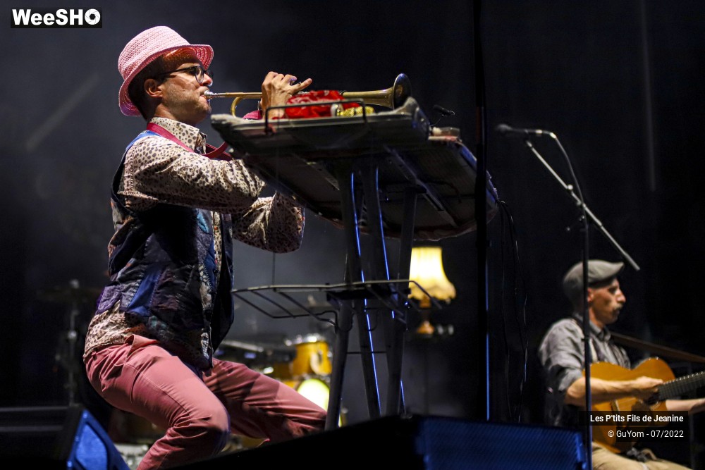 32/84 photos du spectacle Les P'tits Fils de Jeanine