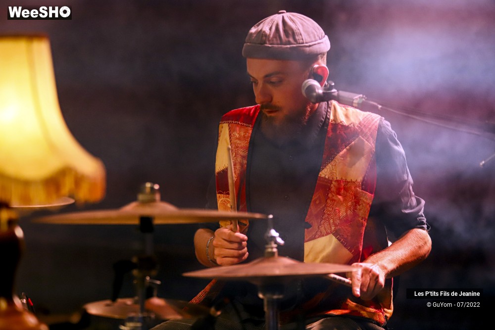 34/84 photos du spectacle Les P'tits Fils de Jeanine