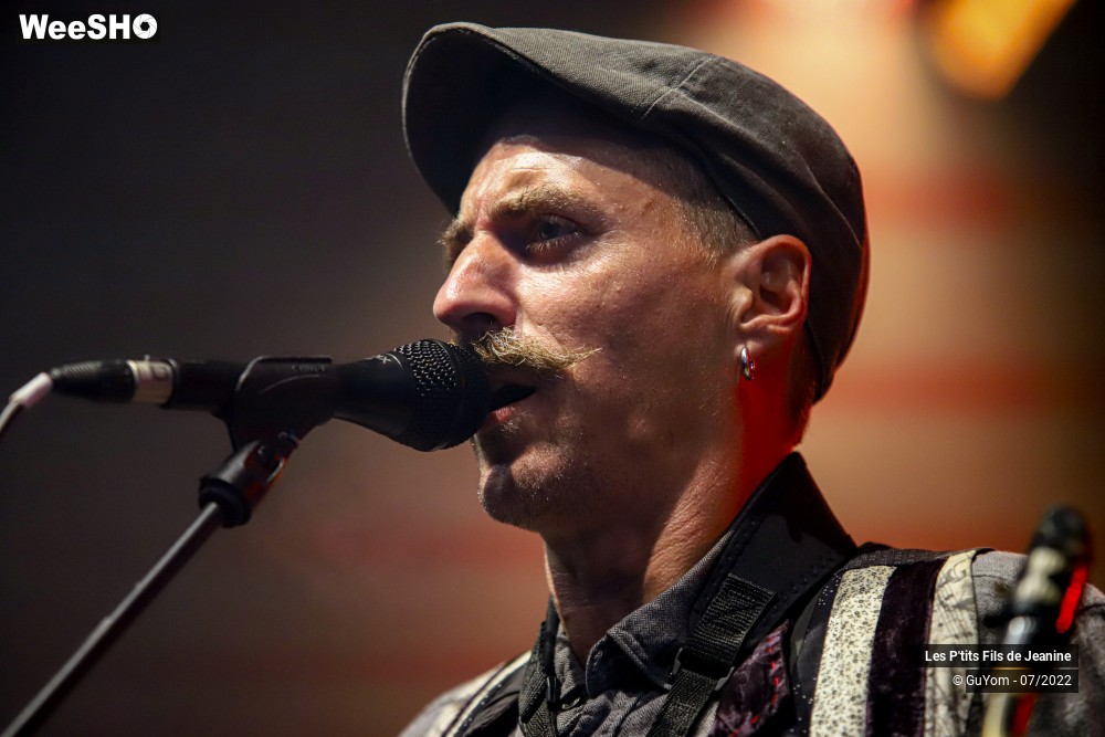 35/84 photos du spectacle Les P'tits Fils de Jeanine