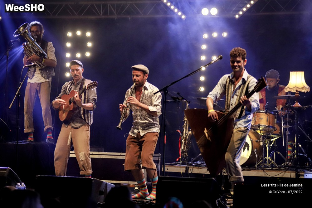 38/84 photos du spectacle Les P'tits Fils de Jeanine