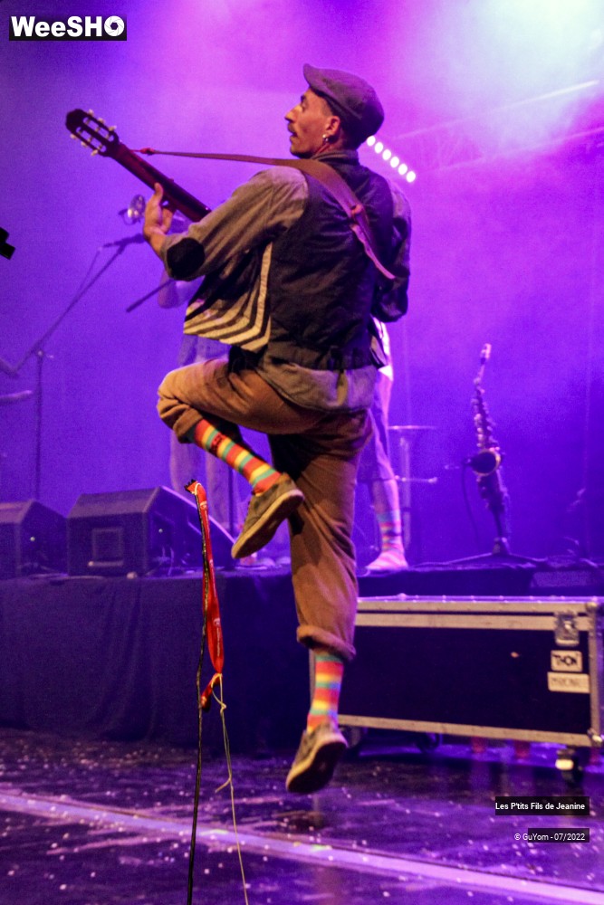 58/84 photos du spectacle Les P'tits Fils de Jeanine