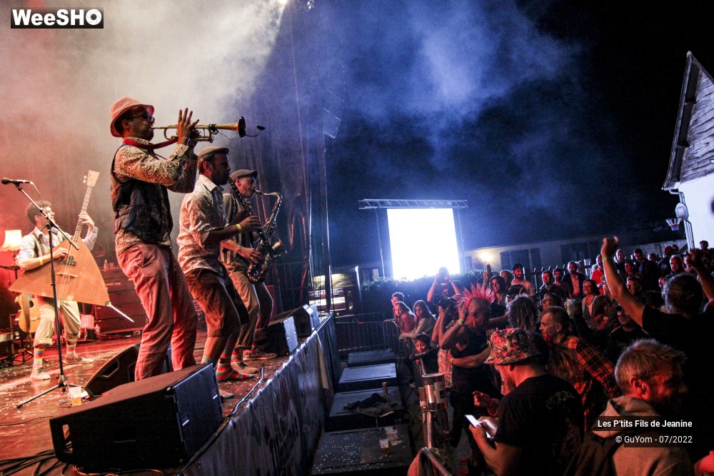 60/84 photos du spectacle Les P'tits Fils de Jeanine