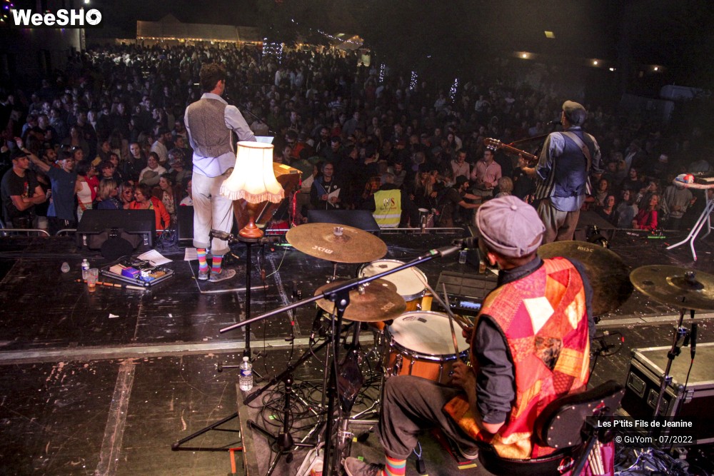 72/84 photos du spectacle Les P'tits Fils de Jeanine